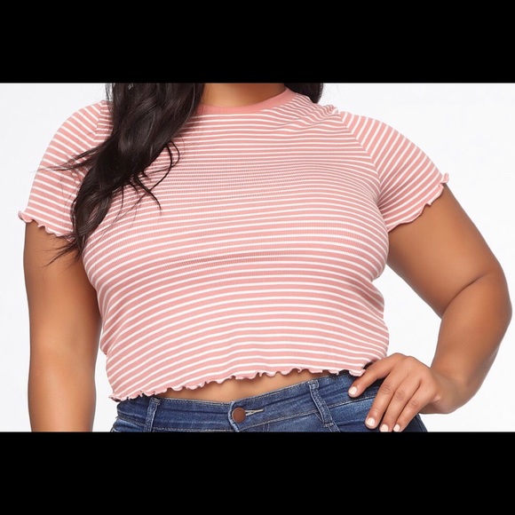 Pink ruffled crop top - Picture 1 of 3